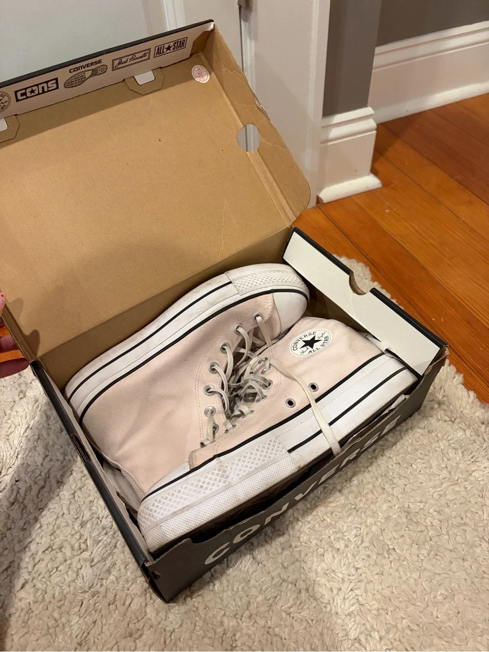 Converse Chuck Taylor All Star High Top Sneakers - Pale Pink w Original Box - Picture 7 of 8